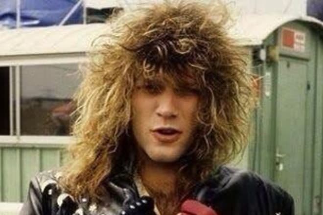 У 1984 році вийшов дебютний альбом «Bon Jovi», названий ім'ям групи