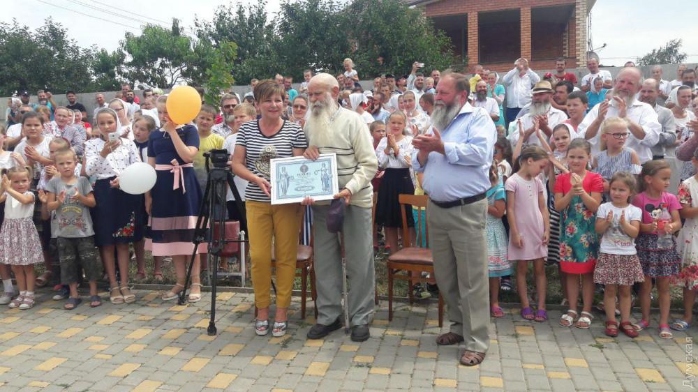 Вона підкреслила, що Семенюки можуть претендувати на світовий рекорд, так як на даний момент в Книгу Рекордів Гіннеса внесена індійська сім'я, яка налічує 192 особи