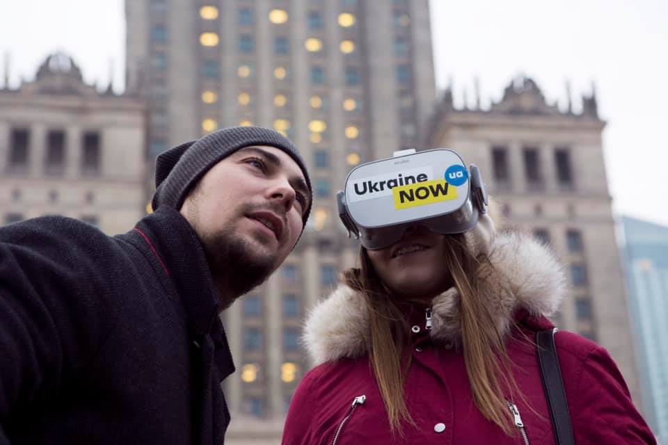 За підтримки Мінінформу відбулася акція «Ukraine NOW: Eurotour», в ході якої команда проекту на двоповерховому брендований автобусі «Ukraine NOW» відвідала Варшаву, Берлін і Прагу