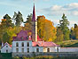Великий Петергофський палац виконаний в стилі зрілого бароко стоїть на березі Фінської затоки, вражаючи своєю красою і величчю