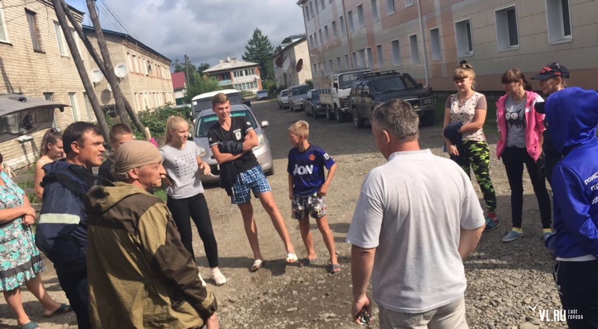 Вони не шкодують часу і сил, у вільний час, а часом і в робочий відправляються на пошуки тих, хто не повернувся додому
