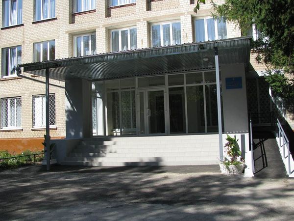 1961 году основан Харьковский восьмилетнюю общеобразовательную политехническую   школу-интернат №11 г
