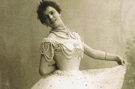 Після оглушливого успіху балету під час прем'єри, гонорар Карлотті Грізі, виконавиці головної партії, був відразу ж підвищений