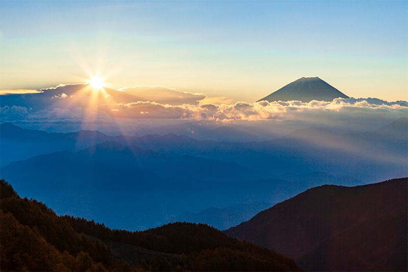 Гора Фудзі і схід сонця