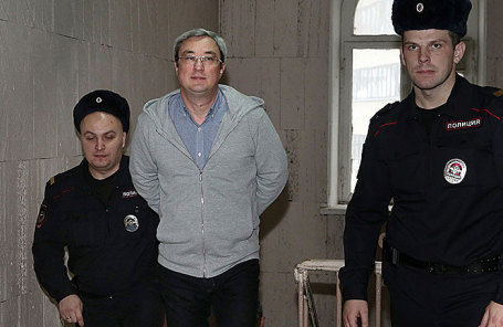 У Москві стартував гучний процес над екс-главою Комі В'ячеславом Гайзер і його 13 передбачуваними спільниками, які, за версією слідства, входили в організоване співтовариство