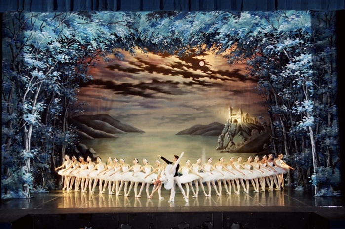 Театр «Русский балет» на сцені Театру Аврора Палас в Санкт-Петербурзі   Знаменитий театр «Русский балет» був створений в 1990 році родиною професійних артистів і солістів Маріїнського театру, що належать династії, якій вже більше ста років