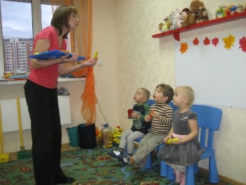 Все, що робить дитина вперше, в російській мові позначається дієсловом вчитися