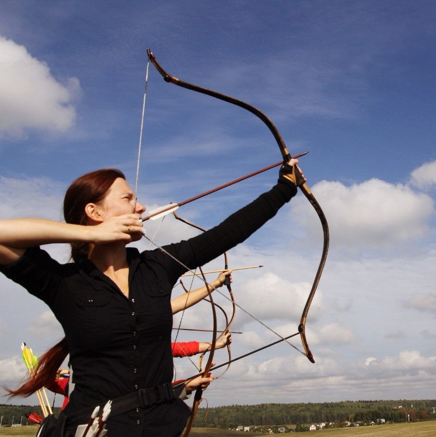Наприклад, в Мінську є можливість постріляти з безлічі видів луків в стрілецькому клубі   «Archery Club»
